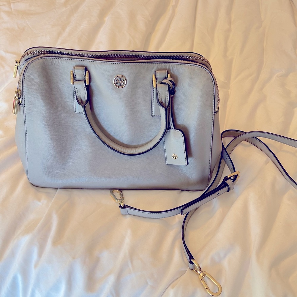 Tory Burch purse- gray. Great condition, comes with strap also!